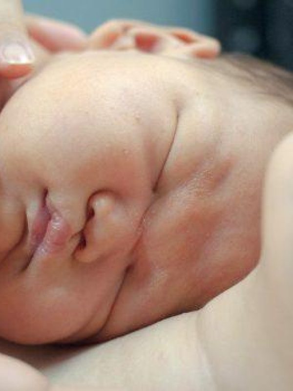 infant-newborn-love-4025284-730x350-1